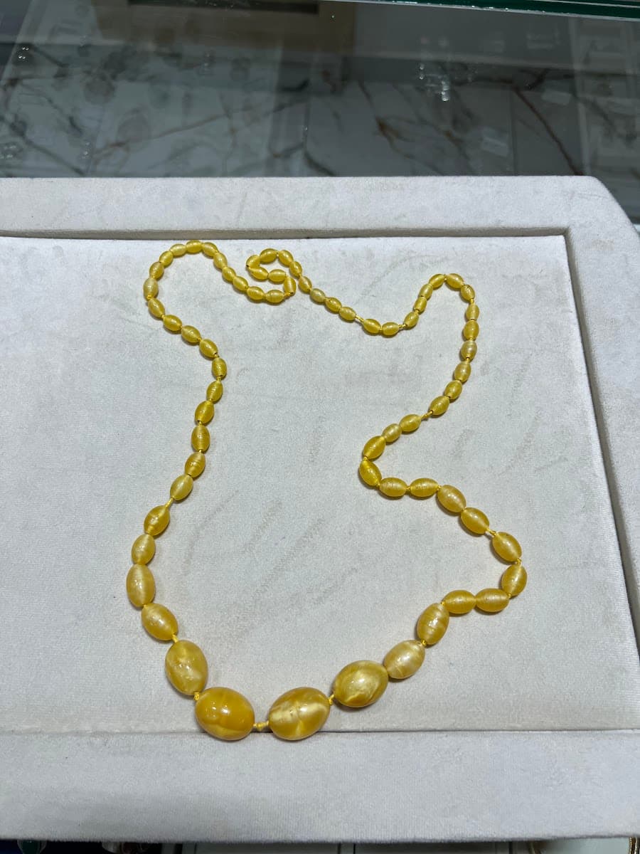 Collier de perles fines jaunes