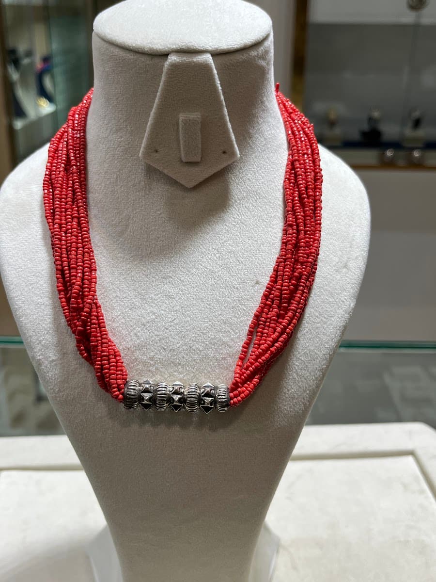 Collier multi-rangs en perles rouges et argent