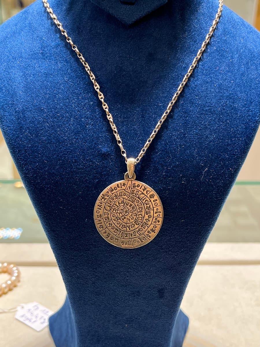 Collier avec pendentif disque Phaistos