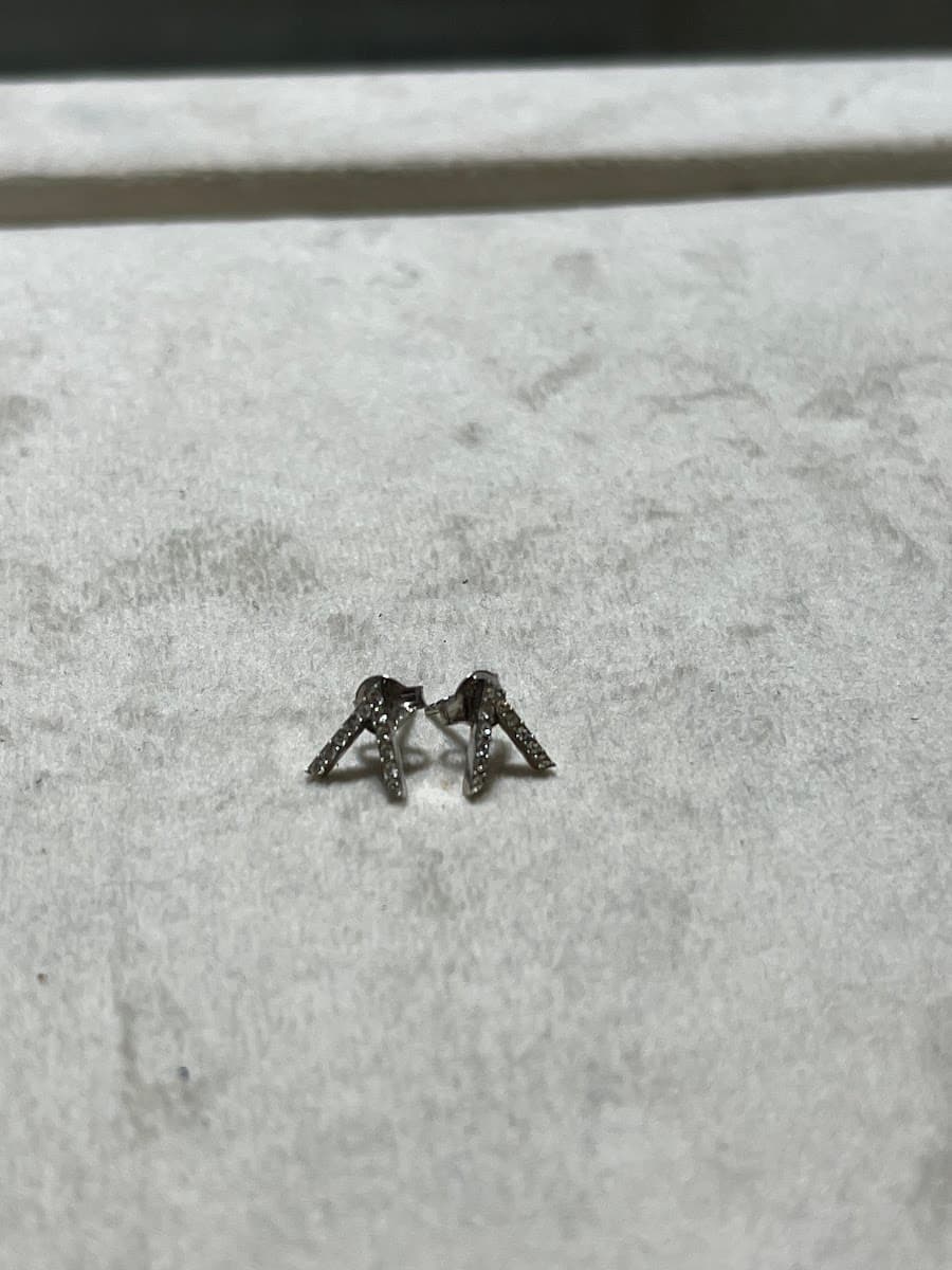 Boucles d'oreilles grimpantes en argent et oxydes de zirconium