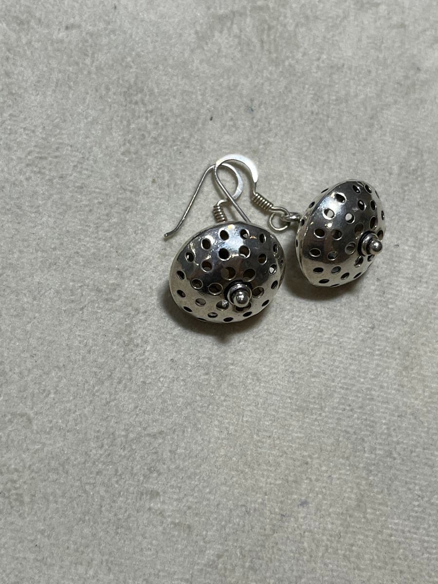 Boucles d'oreilles sphériques ajourées en argent