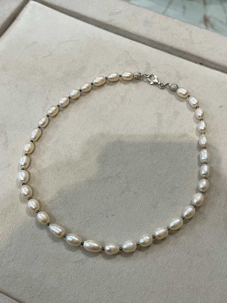 Collier de perles d'eau douce avec fermoir en argent