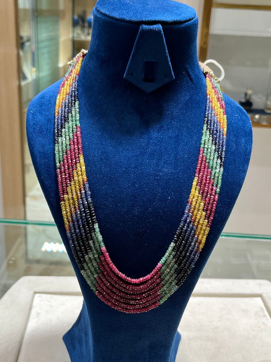 Collier multi-rangs en pierres fines multicolores
