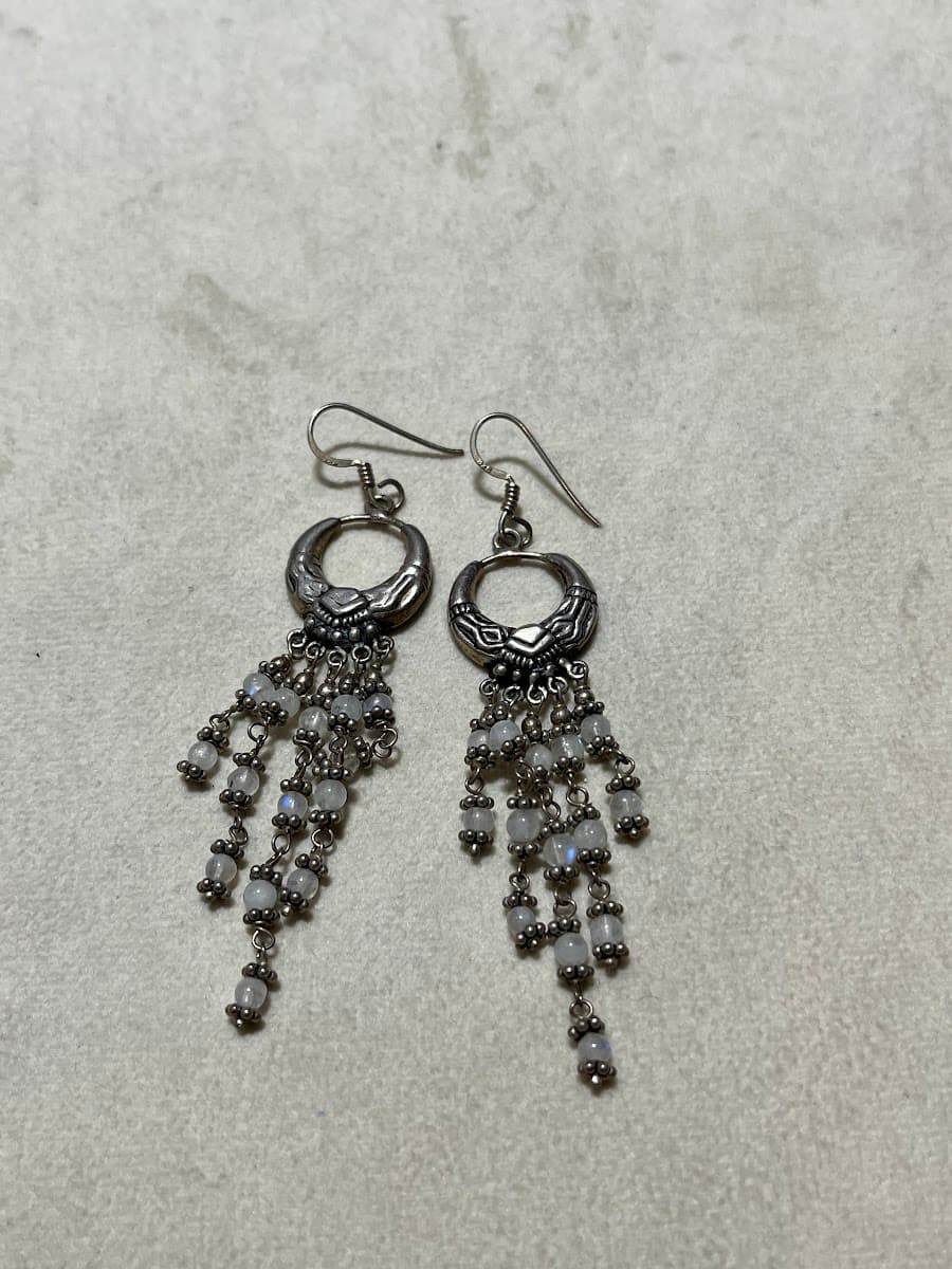 Boucles d'oreilles en argent avec pampilles de perles de lune