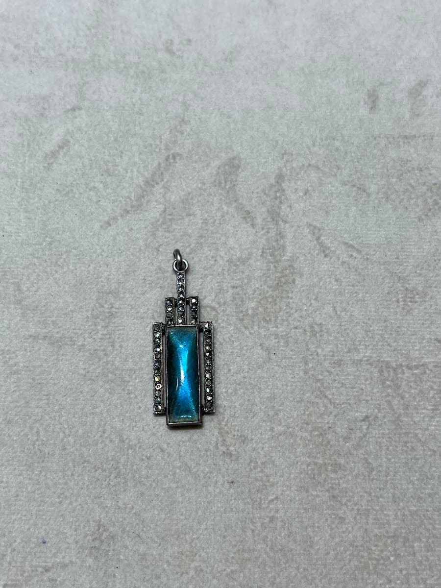 Pendentif Art Déco en argent et émail bleu